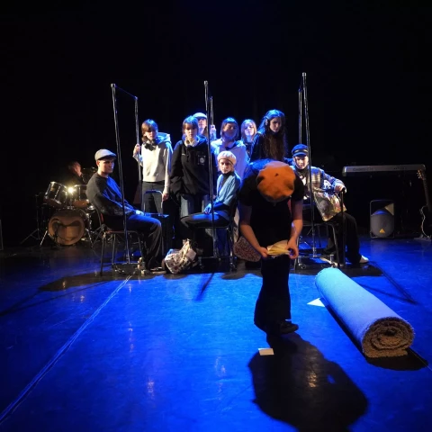 Grupa teatralna mikro fale