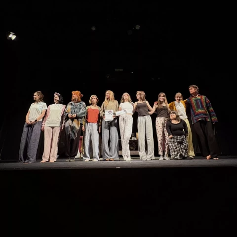 Sukces grupy teatralnej mikro fale na prezentacjach teatralnych!